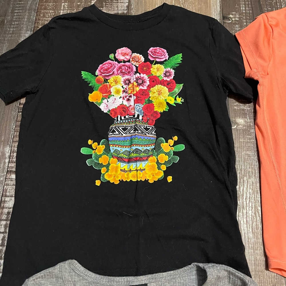 Kids Short Sleeve Top bundle - Picture 2 of 5